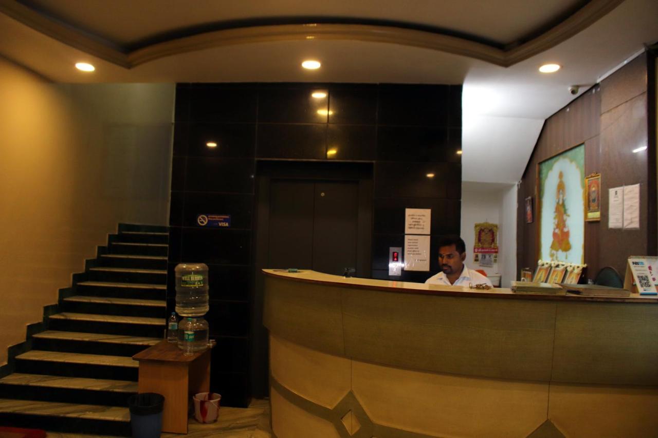 Hotel Saravanaa Madras Buitenkant foto